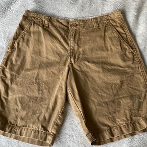 MENS OLD NAVY KHAKIS SHORTS!!